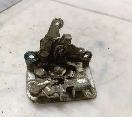 Mercedes-Benz 609 Front door lock 3147201335