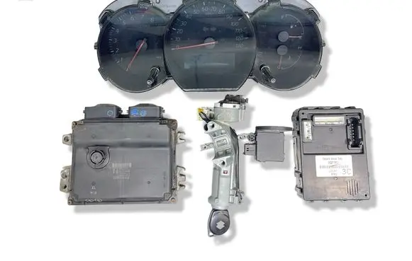 Suzuki Grand Vitara II Engine ECU kit and lock set 3391076K00 ECM076K00