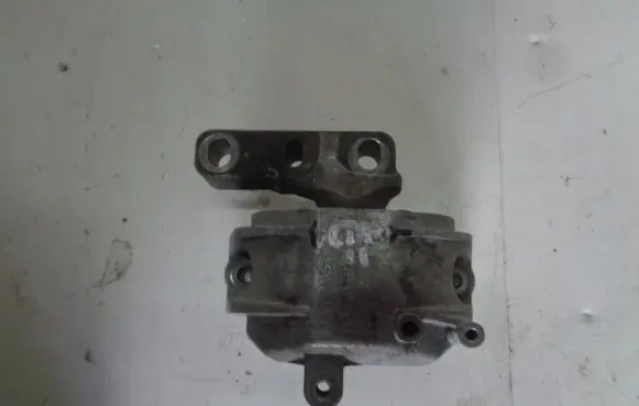Skoda Octavia Mk2 (1Z) Engine mount bracket 1K0199262AS