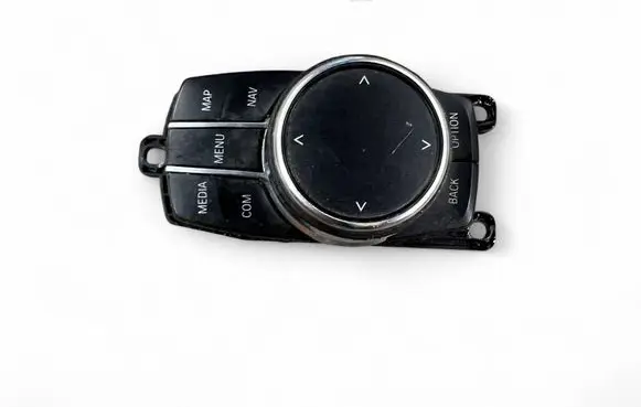 Head unit multimedia control