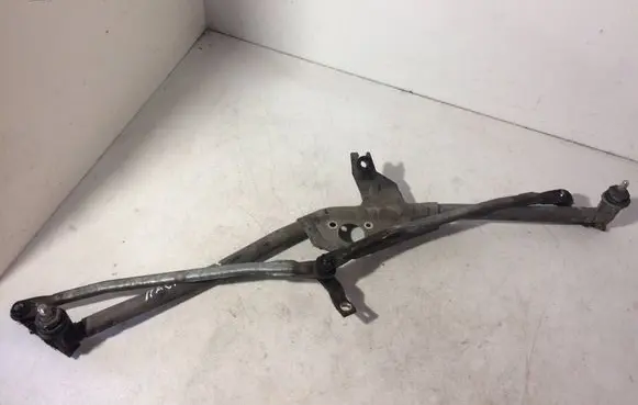 Volkswagen PASSAT B4 Front wiper linkage 357955603A
