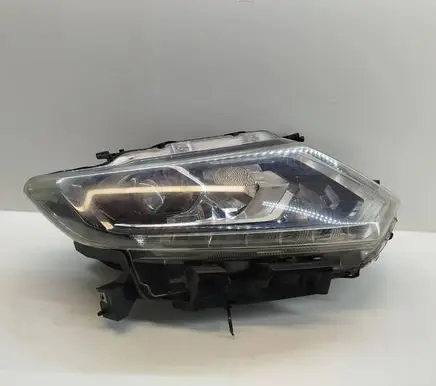 Nissan X-Trail T32 Headlight/headlamp