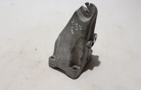 Mercedes-Benz AMG GT 4 x290 w290 Engine mounting bracket A6542231000