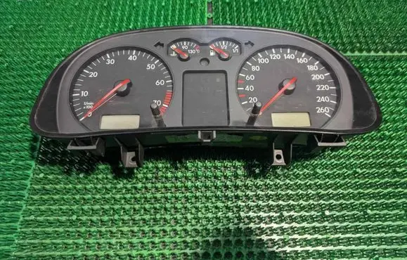 Volkswagen Golf IV Speedometer (instrument cluster) 0263611022 1J0919881B
