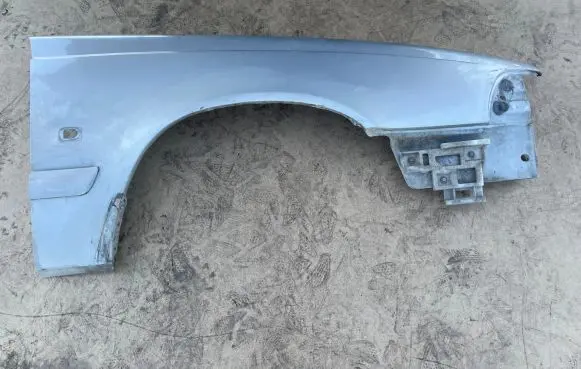 Volvo V70 Fender