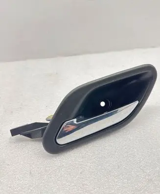 BMW 5 E39 Front door interior handle 8226049