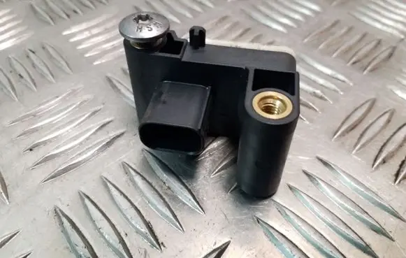 BMW 1 E81 E87 Airbag deployment crash/impact sensor 6911003 0285003900