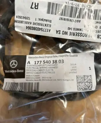Mercedes-Benz CLA C117 X117 W117 EUR ISO radio connector A1175403803
