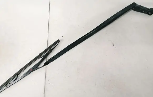 Toyota Urban Cruiser (XP110) Front wiper blade arm