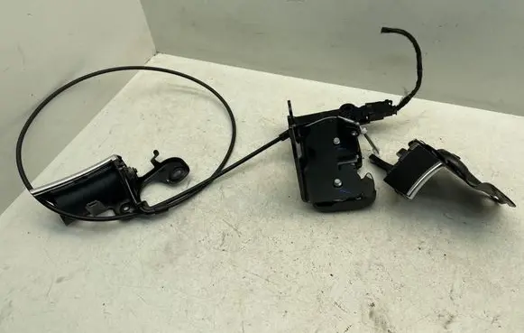 Mercedes-Benz E W212 Seat back rest lock catch A2129200276 V71611