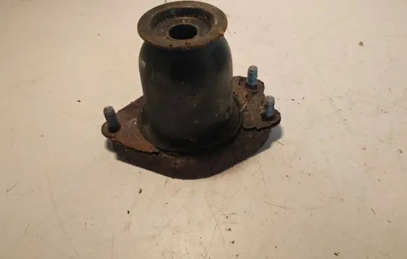 Ford Mondeo Mk III Front shock absorber mounting bracket 