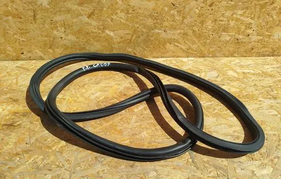 Volkswagen Caddy Front door rubber seal