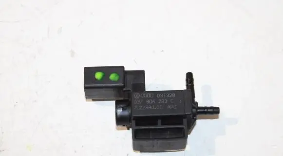 Audi A4 S4 B8 8K Turbo solenoid valve 037906283C
