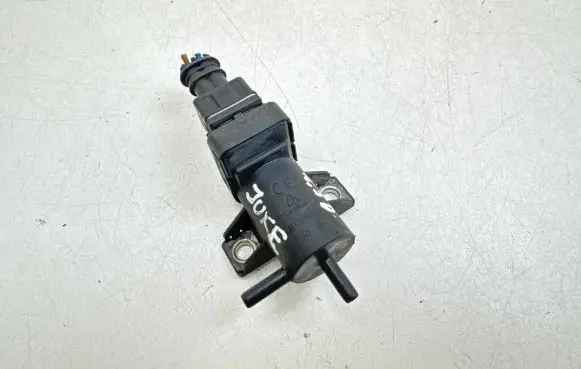 Nissan Juke I F15 Turbo solenoid valve 8200762162