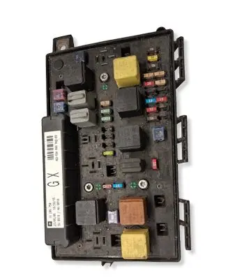 Opel Astra H Fuse module 13206750