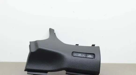 Nissan Qashqai Dashboard lower bottom trim panel 684104EA1A