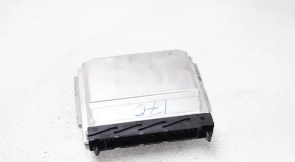 Volvo S80 Engine control unit/module 0261207227