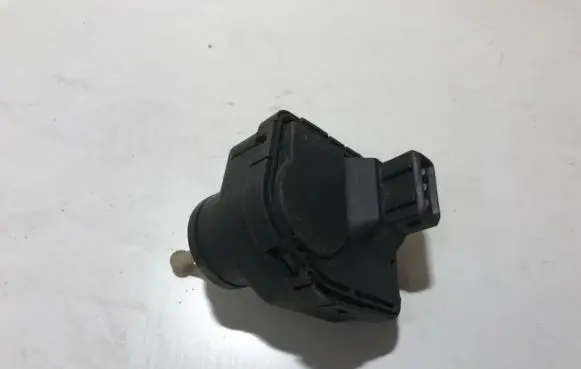 Volkswagen Golf III Headlight level adjustment motor 0307852307 1h0941295b