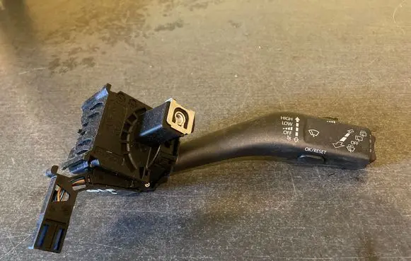 Volkswagen Golf V Wiper control stalk 1K0953519J 01203516 20351673530282