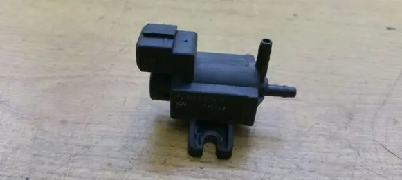 Opel Astra H Vacuum valve 
