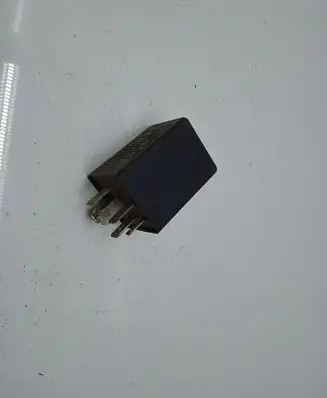 Volkswagen PASSAT B3 Window wiper relay 321955531A