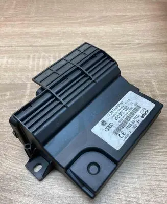 Audi Q7 4L Power management control unit 4F0907280 4F0910280