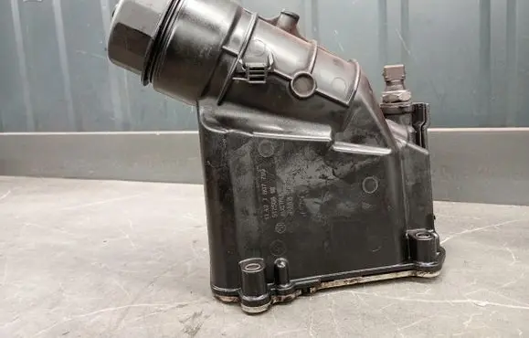 BMW X1 E84 Oil filter mounting bracket 7807799