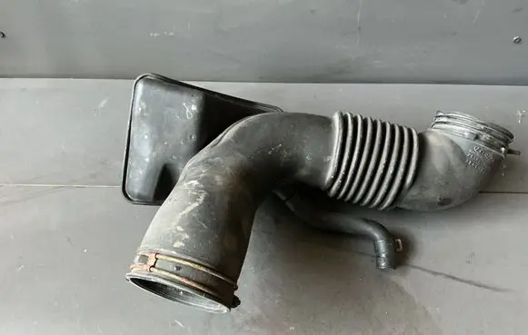 Hyundai Sonata Intake resonator 281383K010
