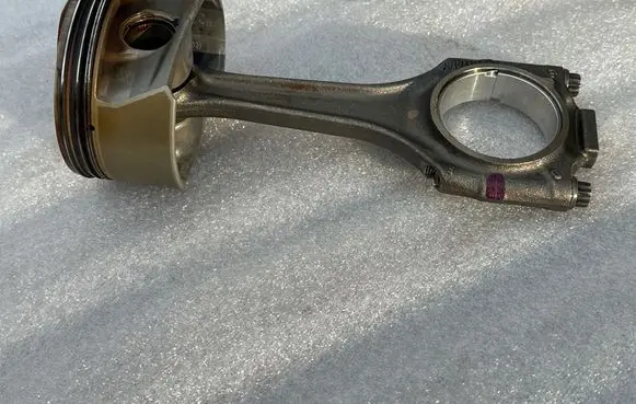 Porsche Cayenne (92A) Piston with connecting rod 94810301070