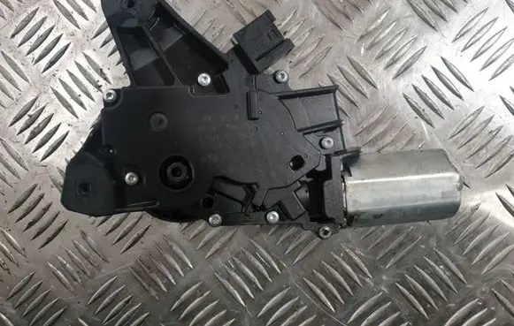 BMW 5 F10 F11 Rear window wiper motor 7311415 0390201231
