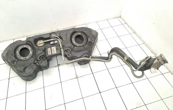 Mercedes-Benz CLS C218 X218 Fuel tank A2124702001 1228506130 A2124702264