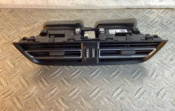 Porsche Macan (95B) Dash center air vent grill 95B819110E