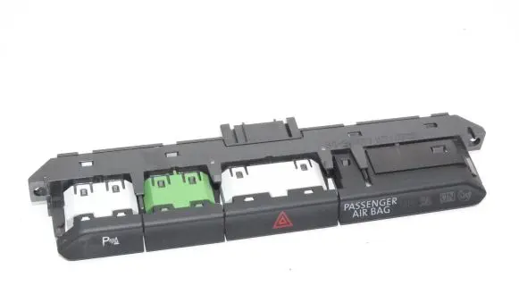 Volkswagen PASSAT B8 Hazard light switch 3G0927132A