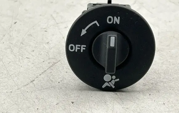 Renault Megane III Passenger airbag on/off switch 681995427R