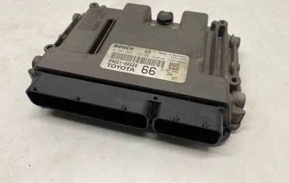 Toyota RAV 4 (XA40) Engine control unit/module 896610R660 0281033728 8966042Z70