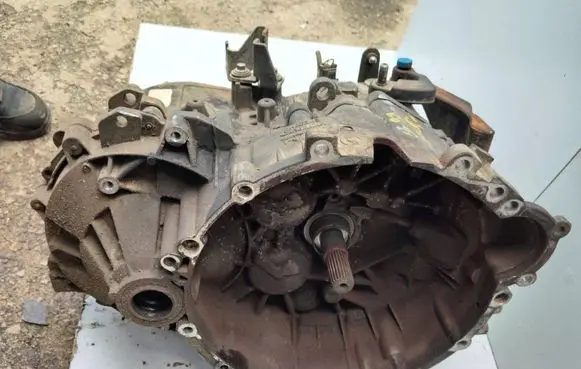 Volvo V70 Manual 5 speed gearbox 9482389 456R7002DD