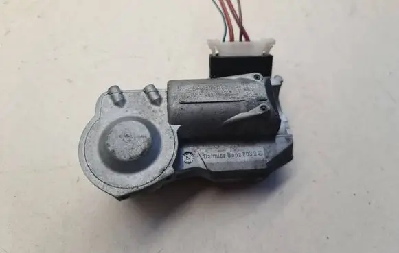 Mercedes-Benz E W211 Steering wheel lock A2034621130