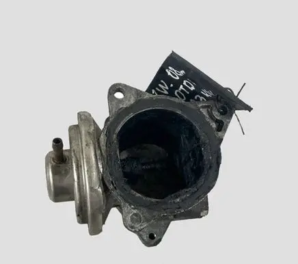 Volkswagen PASSAT B6 EGR valve 038129637D