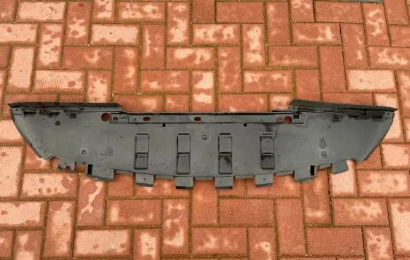 Renault Megane II Front bumper skid plate/under tray 8200417520