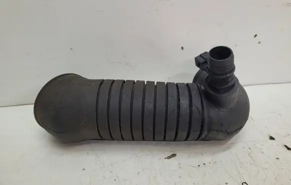 Audi A4 S4 B5 8D Air intake hose/pipe 8D0129615D