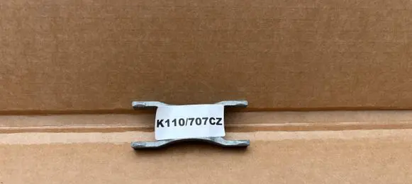Volkswagen PASSAT B8 Fuel Injector clamp holder 04L216A