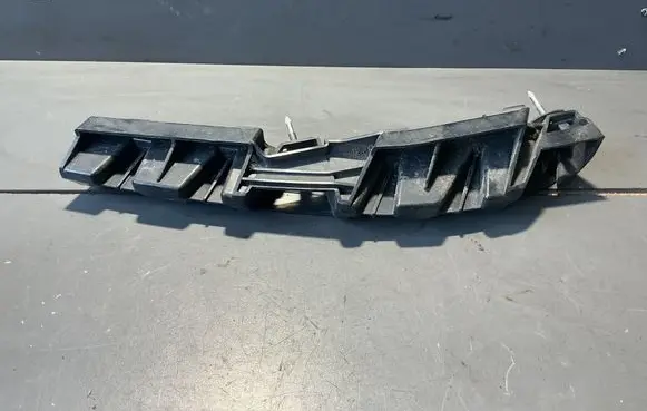 Mercedes-Benz CLS C218 AMG Rear bumper mounting bracket A2188851165