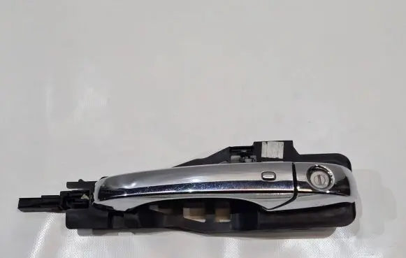 Jeep Grand Cherokee Front door exterior handle/bracket 