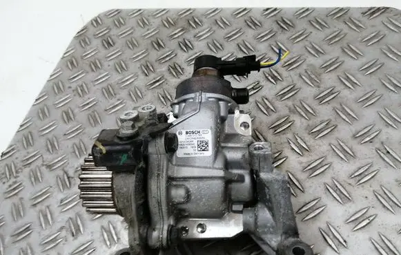 Nissan Qashqai Fuel injection high pressure pump 167003606R H8201636340