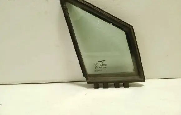 Toyota Corolla Verso AR10 Front door vent window glass four-door 