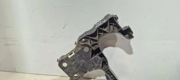 Renault Scenic II - Grand scenic II Front bumper mounting bracket 8200137496