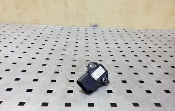 Volkswagen PASSAT B5.5 Air pressure sensor 038906051C 0281002401