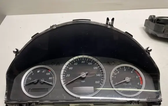 Mercedes-Benz C W204 Speedometer (instrument cluster) A204440411