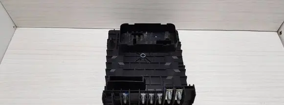 Audi A3 S3 8P Fuse module 1K0937125 017183071