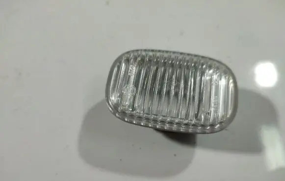 Toyota Avensis T250 Front fender indicator light 